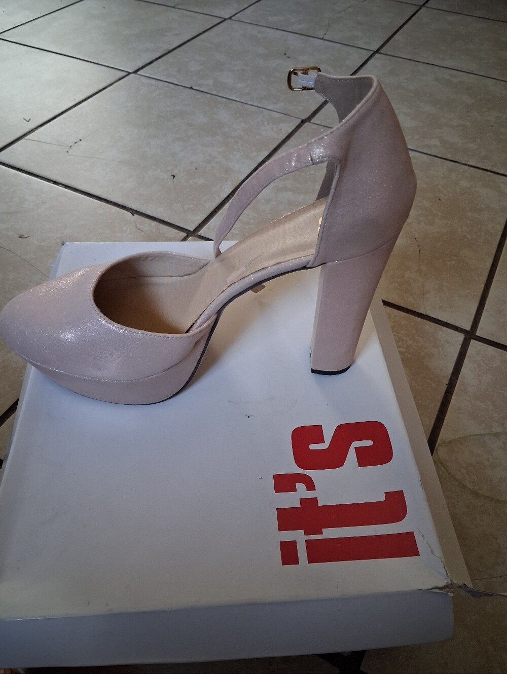 Ankle-Strap Platform Heel in Light Pink